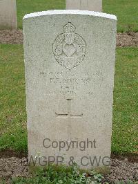 Reichswald Forest War Cemetery - Simons, F E