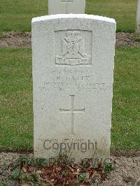 Reichswald Forest War Cemetery - Street, Harry