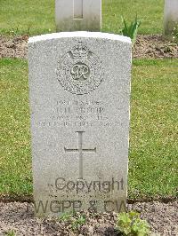 Reichswald Forest War Cemetery - Troop, Dennis Henry