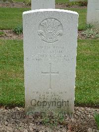 Reichswald Forest War Cemetery - Troth, Dennis John