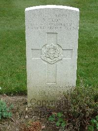 Reichswald Forest War Cemetery - Troy, Robert