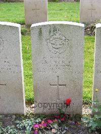 Reichswald Forest War Cemetery - Underhill, Clifford Reginald