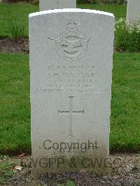 Reichswald Forest War Cemetery - Walpole, Thomas Henry