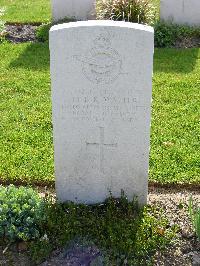 Reichswald Forest War Cemetery - Walter, James Le Blond Robert