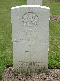 Reichswald Forest War Cemetery - Walters, Emrys