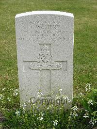 Reichswald Forest War Cemetery - Walters, Leslie