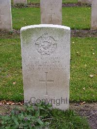 Reichswald Forest War Cemetery - Watters, Leslie Harold