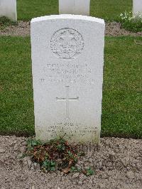 Reichswald Forest War Cemetery - Wearmouth, Victor