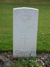 Reichswald Forest War Cemetery - Wellington, Raymond