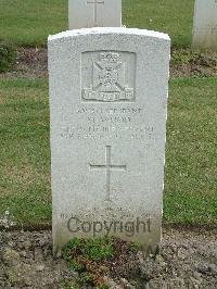 Reichswald Forest War Cemetery - Wood, Mark