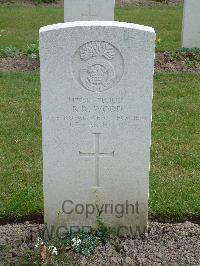 Reichswald Forest War Cemetery - Wood, Reginald Robert