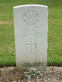 Reichswald Forest War Cemetery - Wort, Henry Thomas