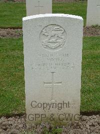 Reichswald Forest War Cemetery - Young, James