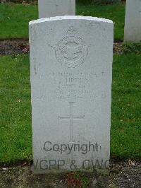 Reichswald Forest War Cemetery - Upton, Stanley James