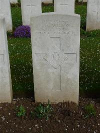 London Cemetery And Extension Longueval - Wilson, James Matthew