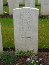 London Cemetery And Extension Longueval - Young, George