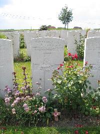 Dochy Farm New British Cemetery - Crew, Daniel