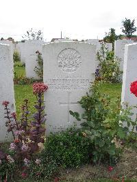 Dochy Farm New British Cemetery - Edols, Alleyn Thomas