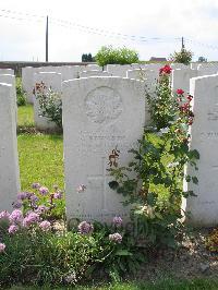 Dochy Farm New British Cemetery - Edwards, Glenford