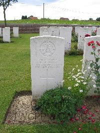 Dochy Farm New British Cemetery - Ellis, G