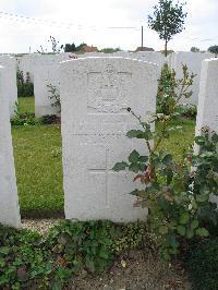 Dochy Farm New British Cemetery - Estlea, P W