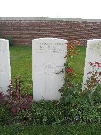 Dochy Farm New British Cemetery - Harle, Douglas Allan