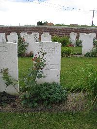 Dochy Farm New British Cemetery - Harling, P