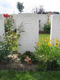 Dochy Farm New British Cemetery - Henthorn, H