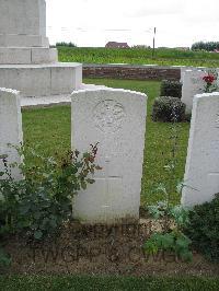 Dochy Farm New British Cemetery - Kennington, F