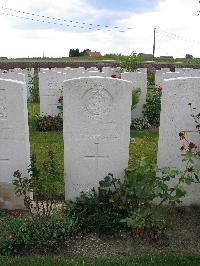 Dochy Farm New British Cemetery - Knights, Charles William