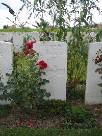 Dochy Farm New British Cemetery - Lind, Arthur James