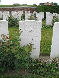 Dochy Farm New British Cemetery - Longbottom, F