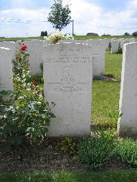 Dochy Farm New British Cemetery - Lucas, R