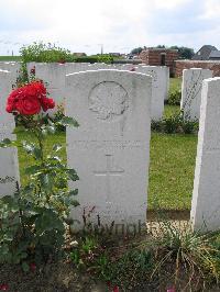 Dochy Farm New British Cemetery - Lumb, Harold