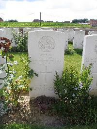 Dochy Farm New British Cemetery - Lyons, Edward John