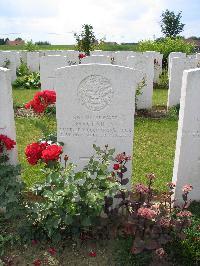 Dochy Farm New British Cemetery - MacFarlane, Harry