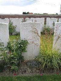 Dochy Farm New British Cemetery - MacIntyre, Ross Duncan