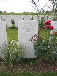 Dochy Farm New British Cemetery - McLaughlan, William