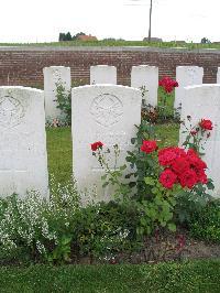 Dochy Farm New British Cemetery - Merrick, T