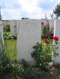 Dochy Farm New British Cemetery - Newlands, T J K