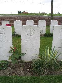 Dochy Farm New British Cemetery - Peterson, Clifton Andrew