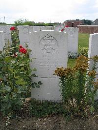 Dochy Farm New British Cemetery - Piper, W L