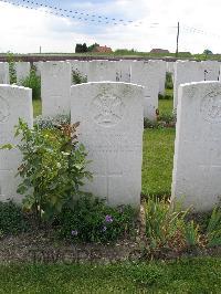 Dochy Farm New British Cemetery - Simmonds, F