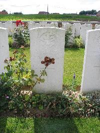 Dochy Farm New British Cemetery - Thornton, Leslie