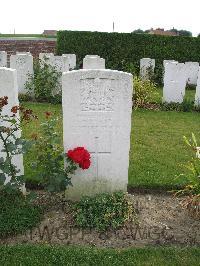 Dochy Farm New British Cemetery - Thorpe, F