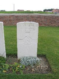 Dochy Farm New British Cemetery - Tighe, P