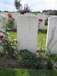 Dochy Farm New British Cemetery - Tucker, William Richard