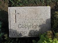 Shrapnel Valley Cemetery - Fretwell, Stephen Robert Austin