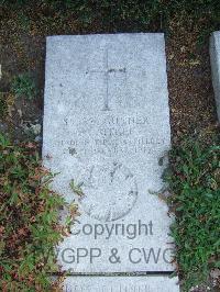 Boulogne Eastern Cemetery - Aitken, W