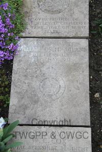 Boulogne Eastern Cemetery - Agland, William Joseph